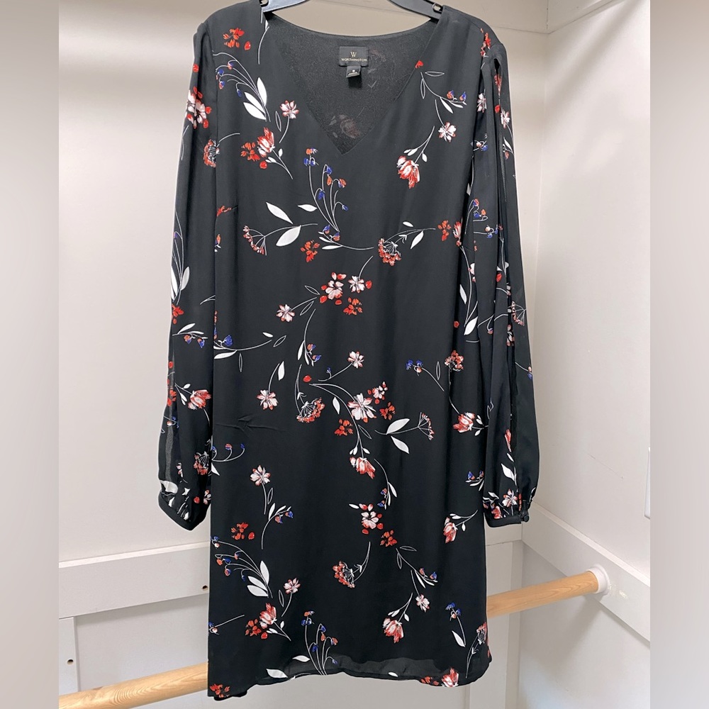 Women’s black floral shift dress, size small